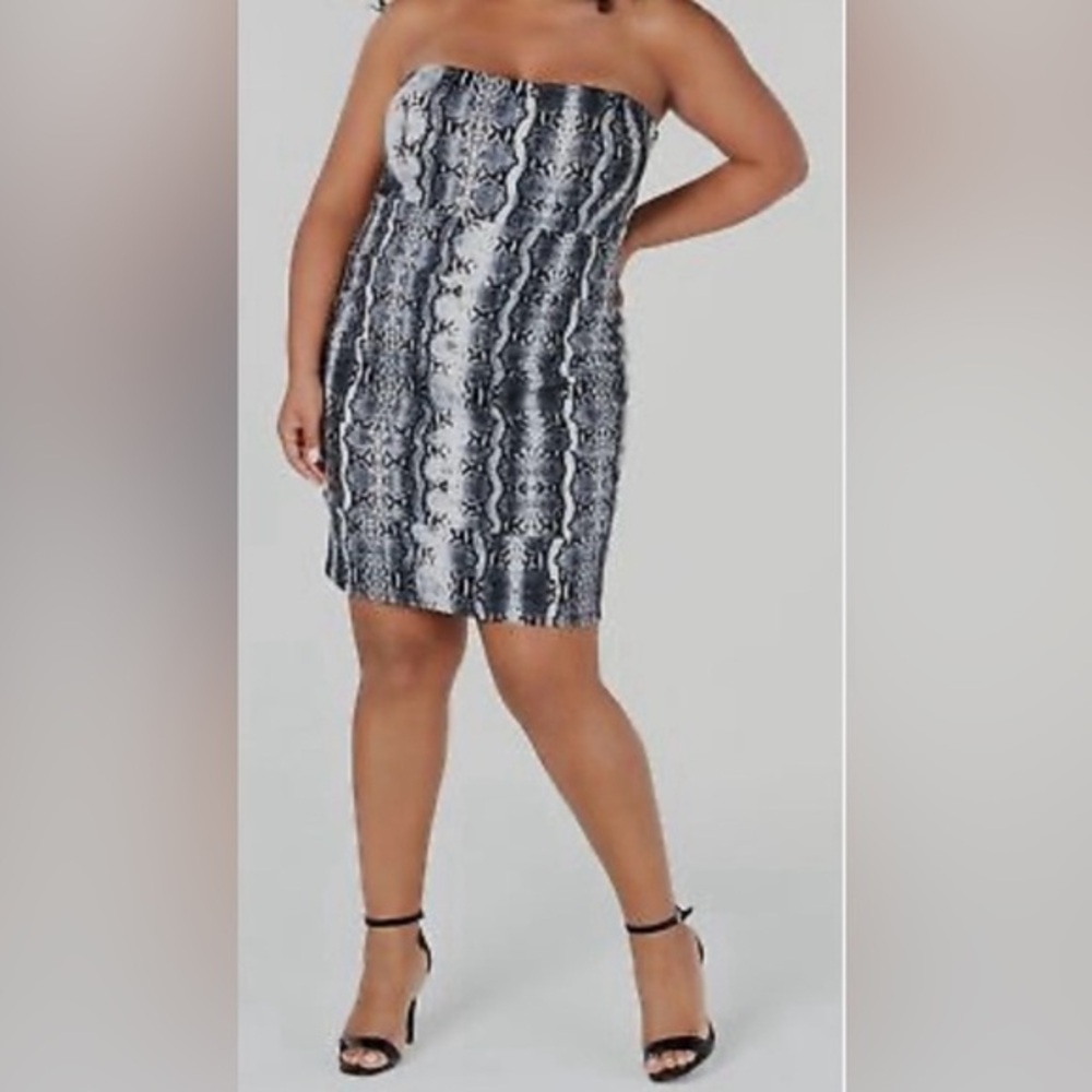 Jump Apparel NWT 1X Black and Grey Snakeskin Bodycon Strapless Dress